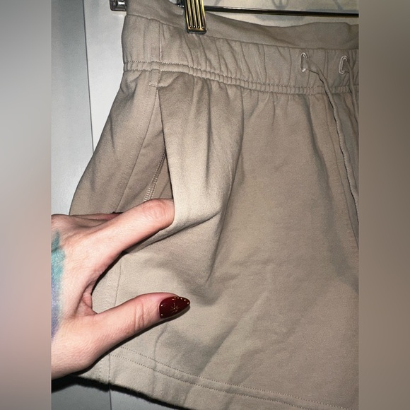 Lululemon Inner Glow High-Rise Short 3" - Mojave Tan - Picture 5 of 9